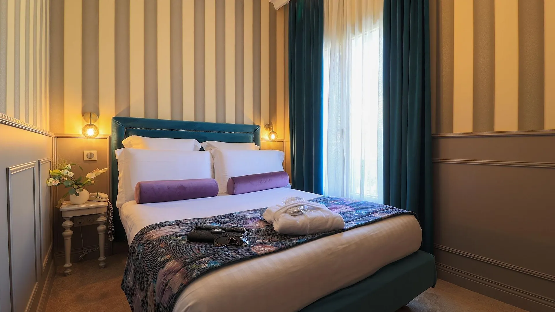 Hotel Petit Palais Nice 4*,  France